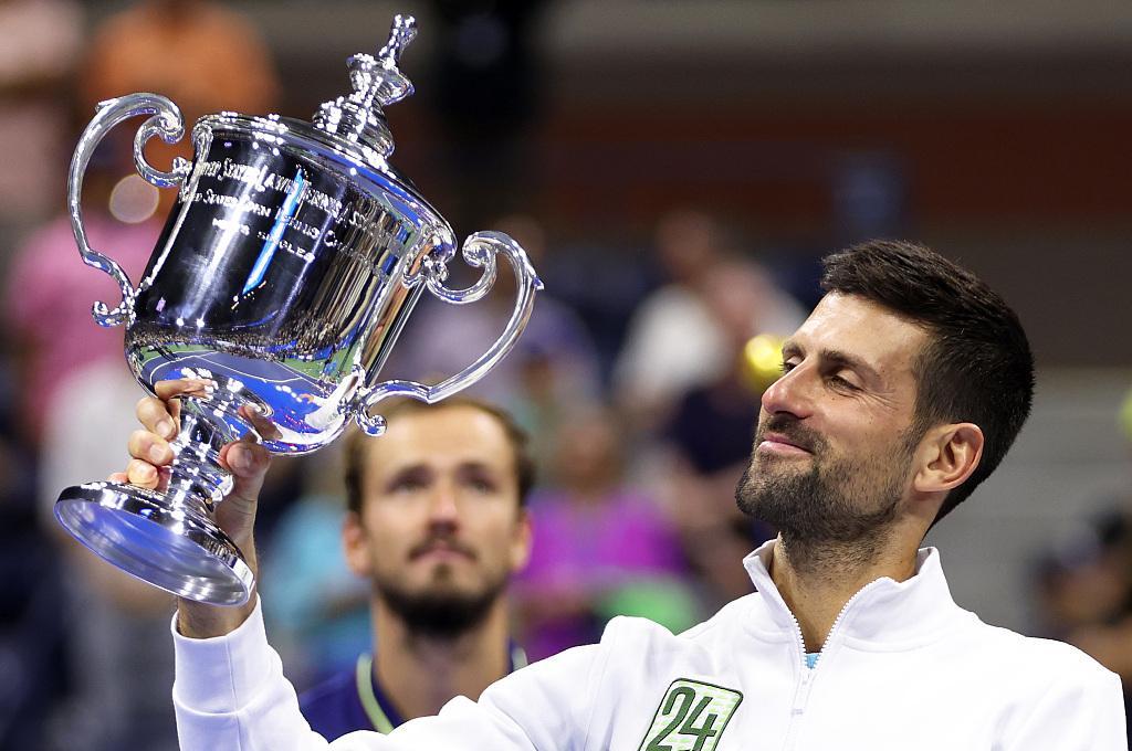 九游娱乐-费德勒在塞尔维亚队比赛中反败为胜，锐不可当引发热议！上演精彩一战